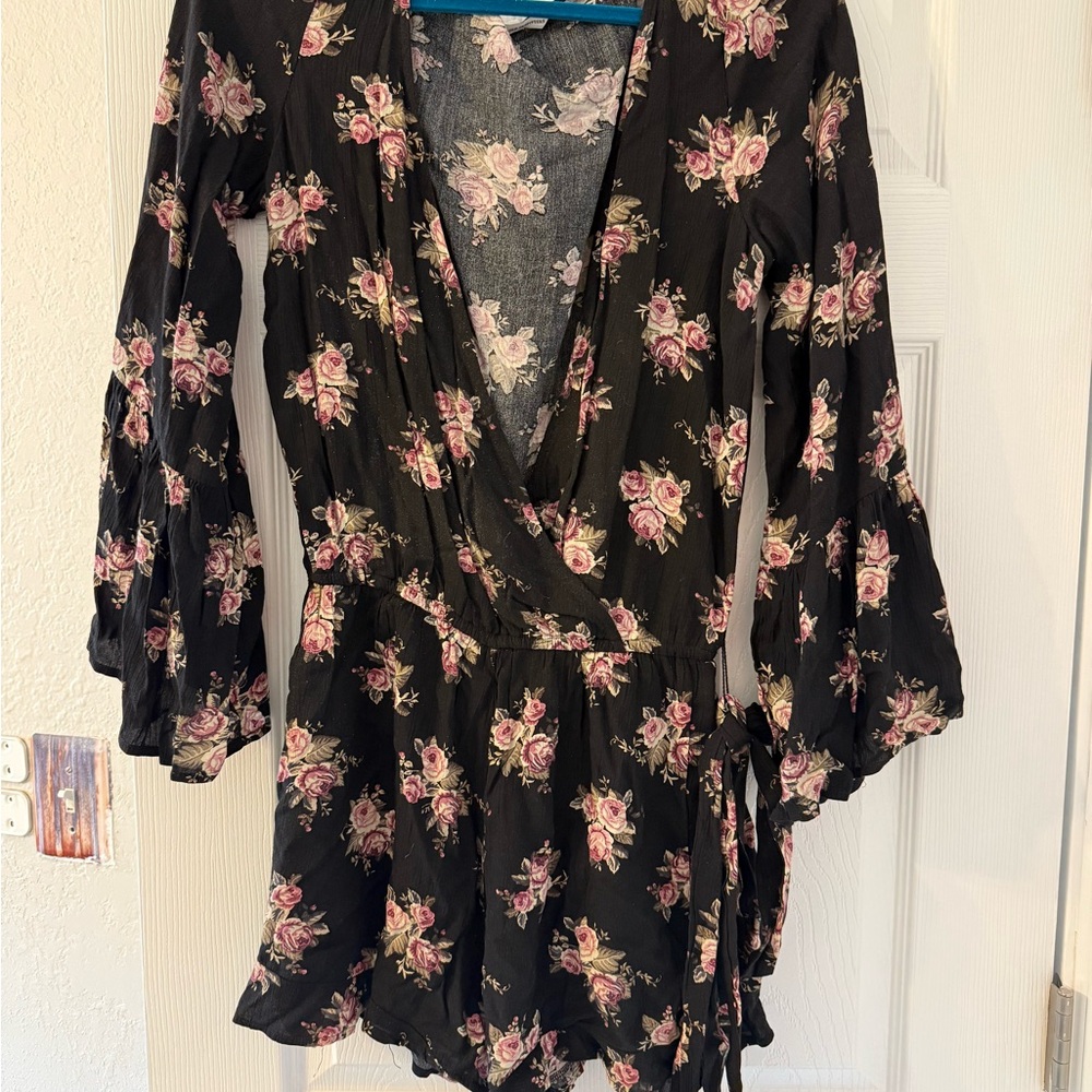 American Eagle Outfitters Black Floral Romper